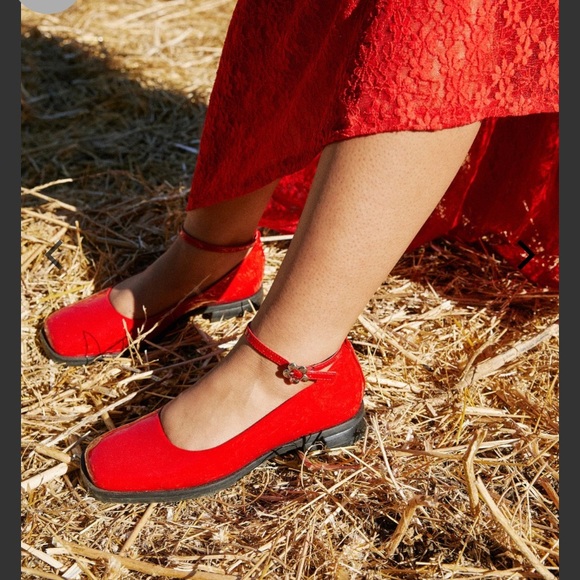 Lisa Says Gah Mia Maryjanes - Picture 3 of 11